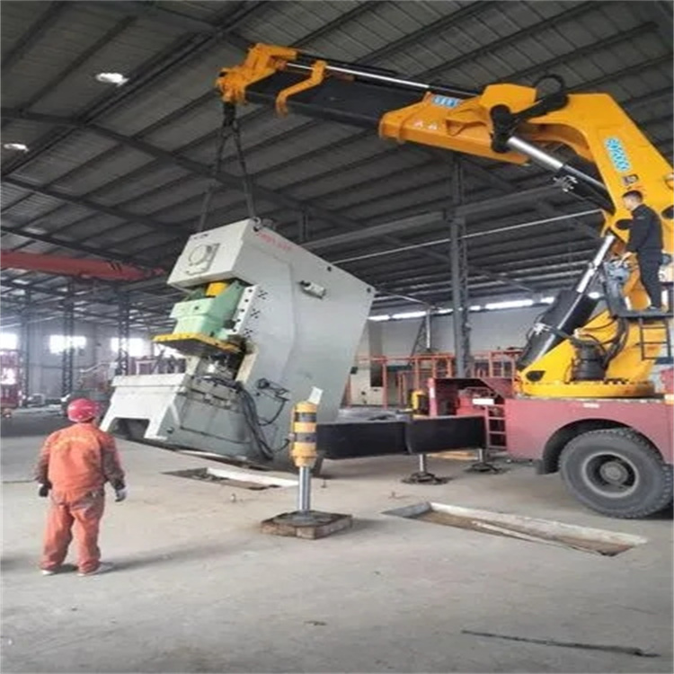 丹寨80吨折臂吊车出租附近电话